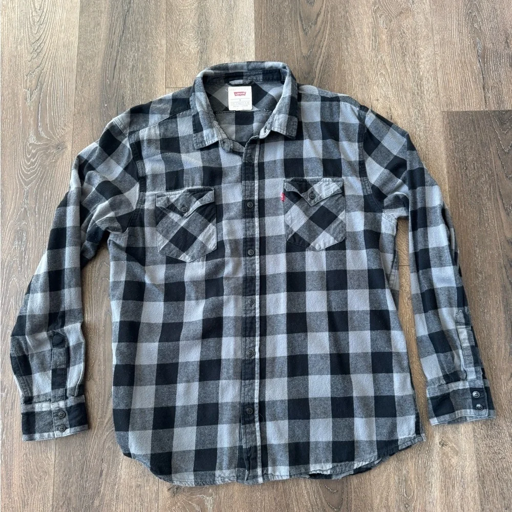Levi's Men's Gray and Black Checkered Shirt